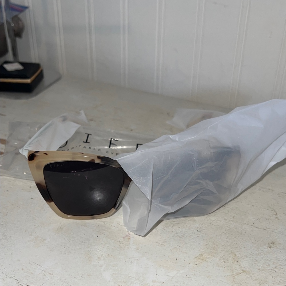 NWT Diff Becky II Polarized sunglasses cat eye